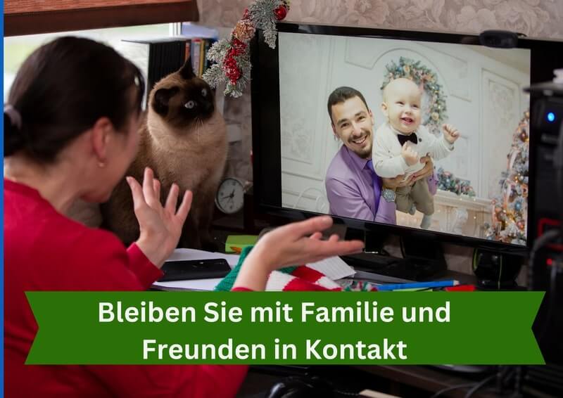 Frau hat Videocall mit Mann und Sohn